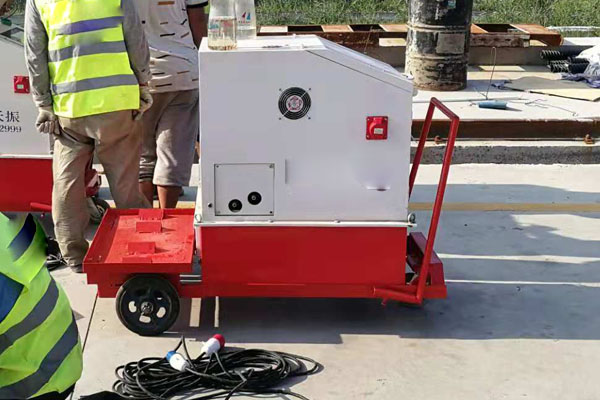 工人頭頂烈日筑橋梁,智能張拉設備家贊他們是在用汗水詮釋勞動者的辛勤! 工人頭頂烈日筑橋梁,智能張拉設備家贊他們是在用汗水詮釋勞動者的辛勤!